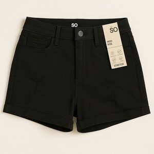 SO NWT junior’s size 1 black curvy denim midi rolled short. 25” waist, 4" Inseam